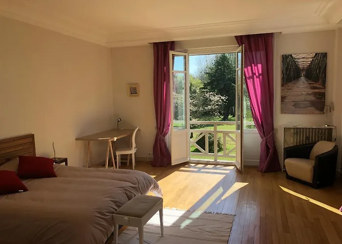 La Rochette Bed & Breakfast Forges-les-Bains